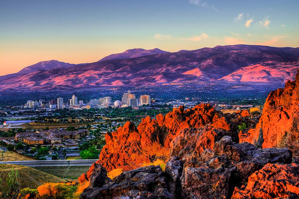 pretty picture of the Reno mountains